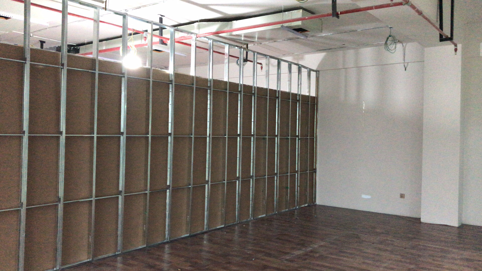 辦公室施工中