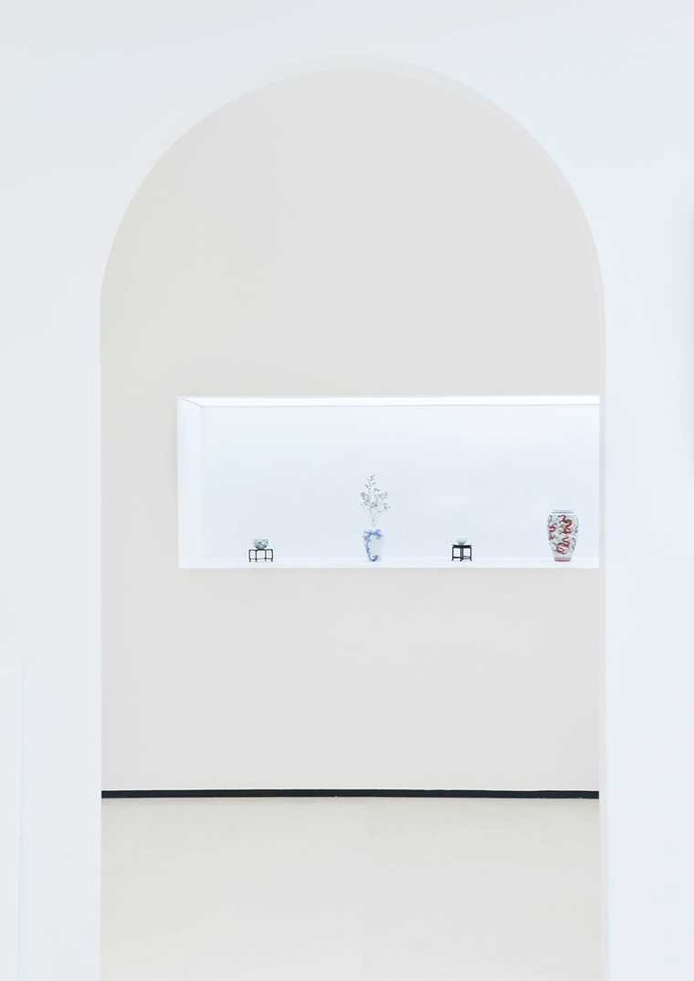現(xiàn)代藝術(shù)展廳裝修設(shè)計(jì)效果圖1