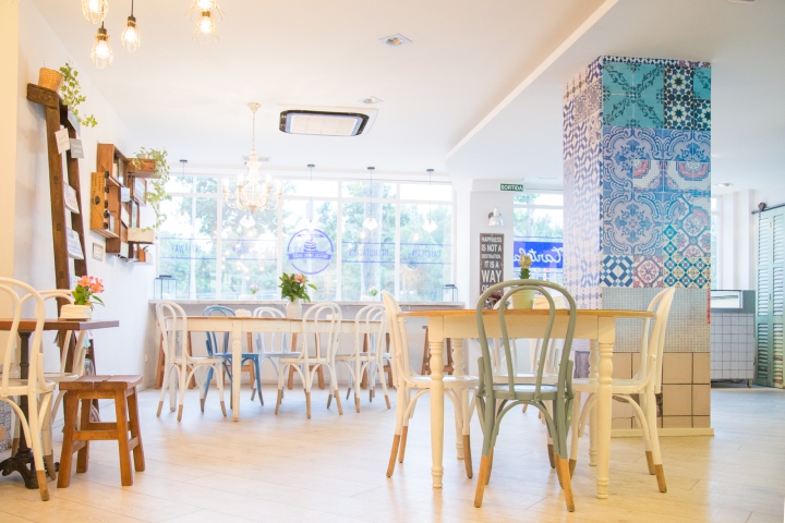 面包咖啡店室內(nèi)裝修效果圖