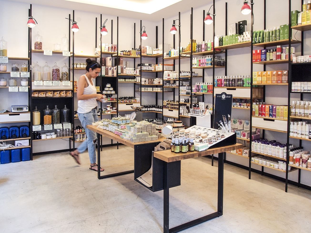 如何設(shè)計化妝品店