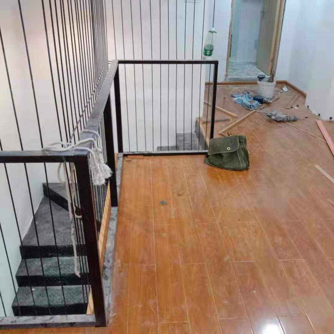 長沙米粉店裝修施工現(xiàn)場圖3
