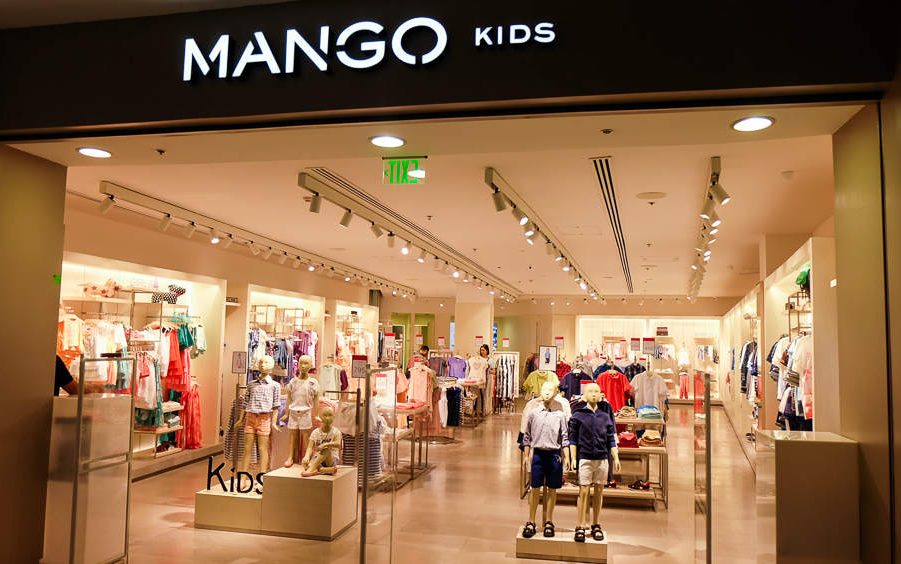 Mango兒童服裝店門頭