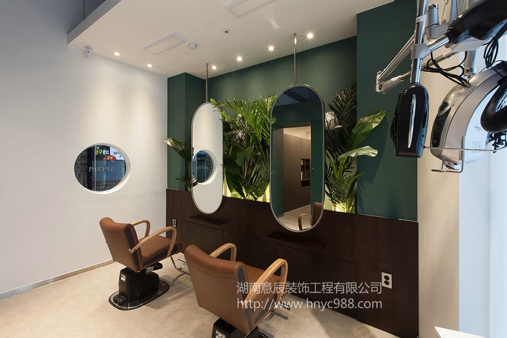 長(zhǎng)沙理發(fā)店裝修成這樣，讓你怦然心動(dòng)！