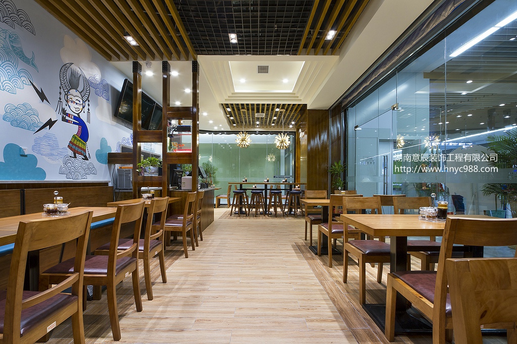 長沙餐飲店裝修時手繪墻畫怎么設計好看？