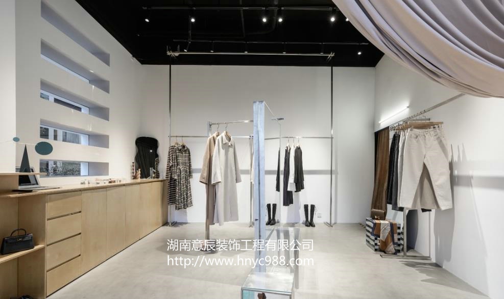 長沙店面裝修設(shè)計(jì)三要素之商品著手的四方面！