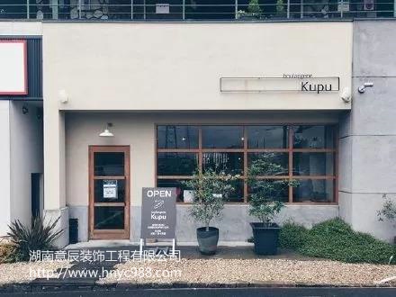 店面裝修設(shè)計案例，白色空間店面設(shè)計