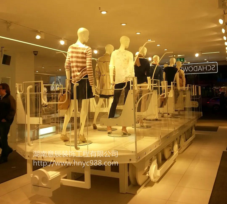 服裝店中島展桌設(shè)計