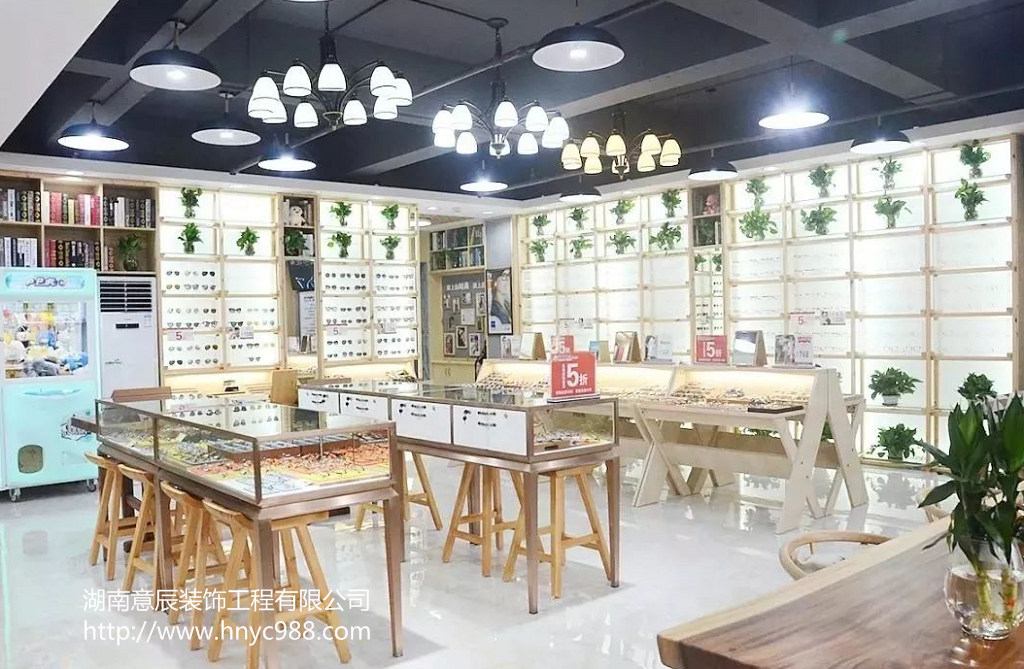 北歐風(fēng)格眼鏡店裝修設(shè)計(jì)