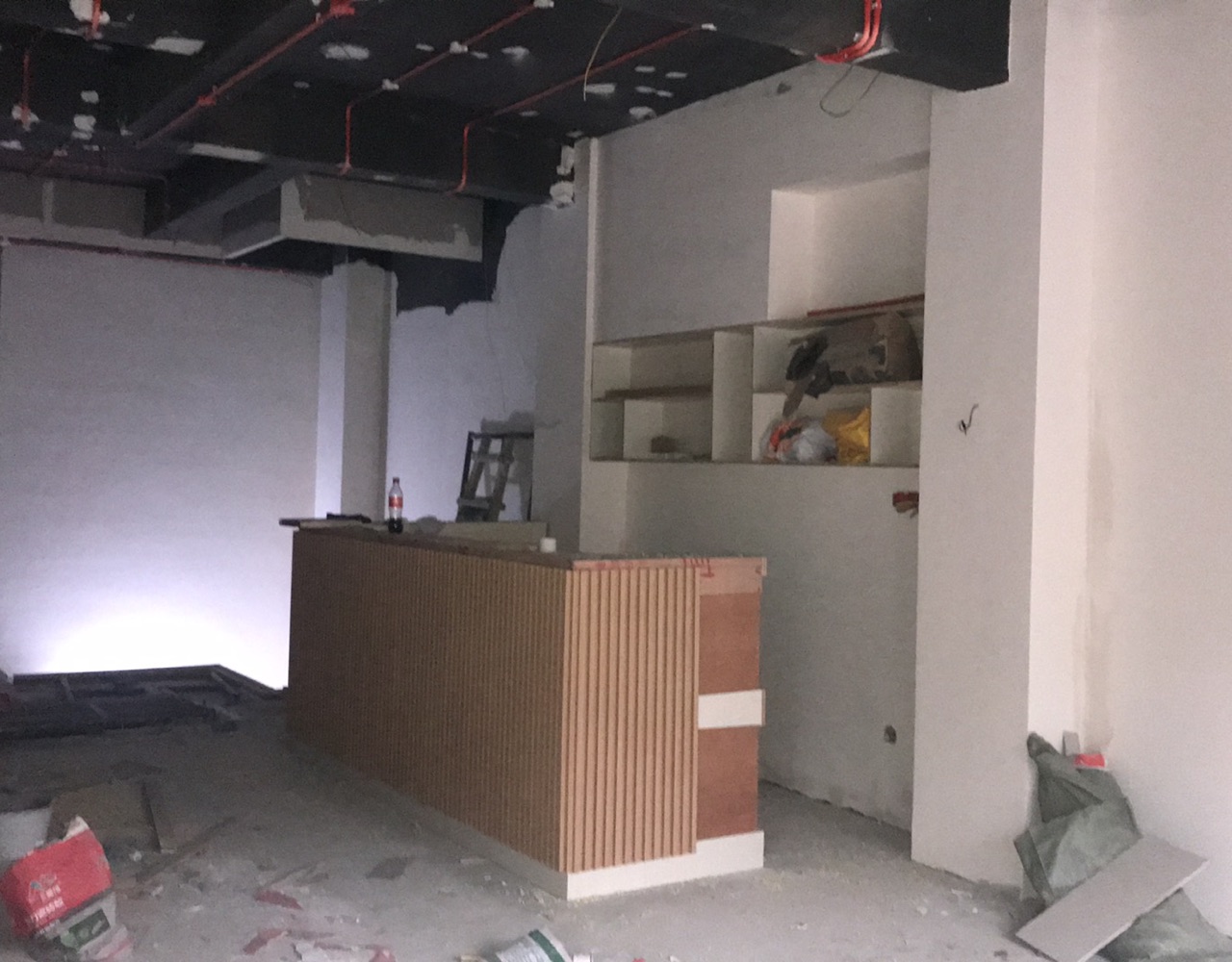 清平宋書吧主題奶茶店鋪裝修施工進(jìn)行中