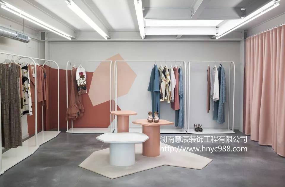 30平米服裝店面如何裝修讓小空間也有大作為！