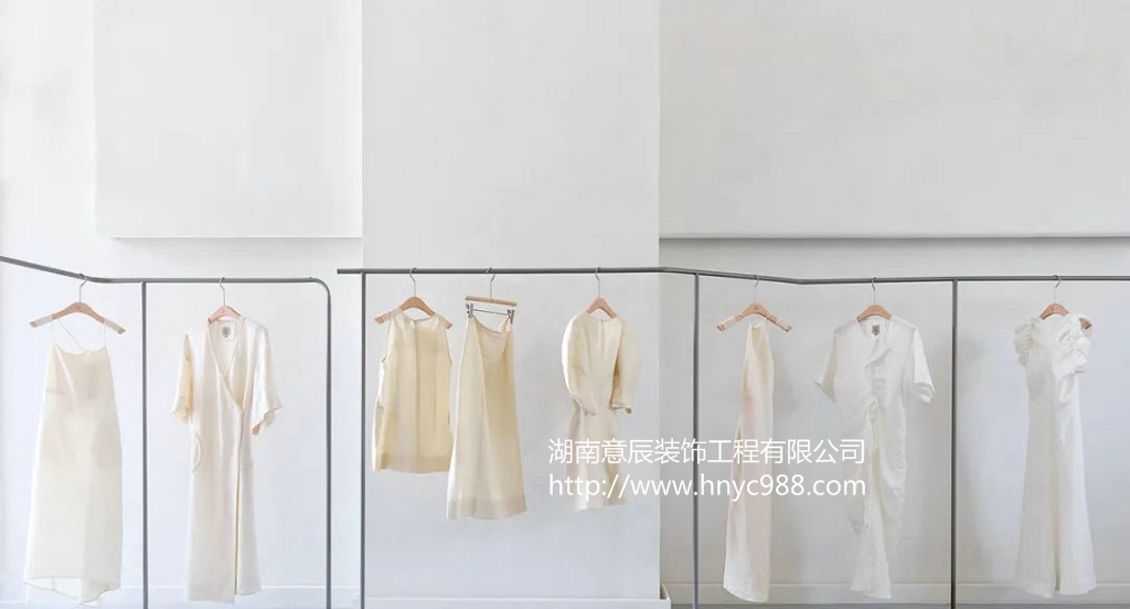 現(xiàn)代服裝店裝修設(shè)計(jì)