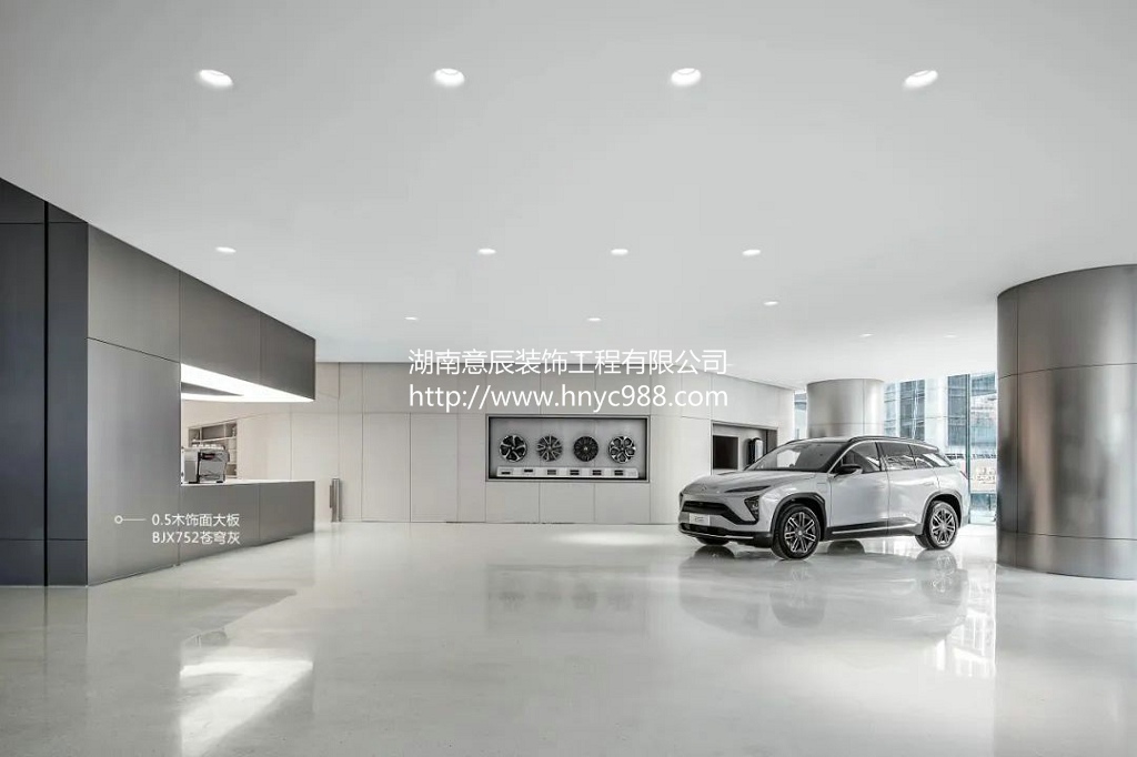 汽車展廳裝修設(shè)計：從傳統(tǒng)到現(xiàn)代的華麗轉(zhuǎn)身